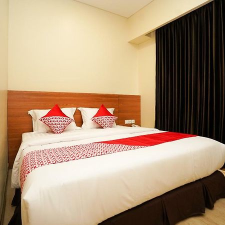 Oyo 1330 Hotel Cahaya 3 Surabaya Eksteriør bilde