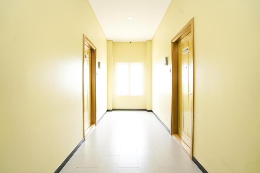 Oyo 1330 Hotel Cahaya 3 Surabaya Eksteriør bilde