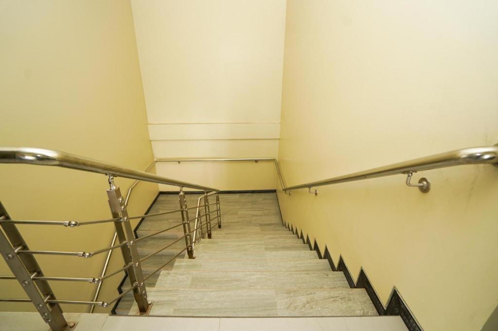Oyo 1330 Hotel Cahaya 3 Surabaya Eksteriør bilde
