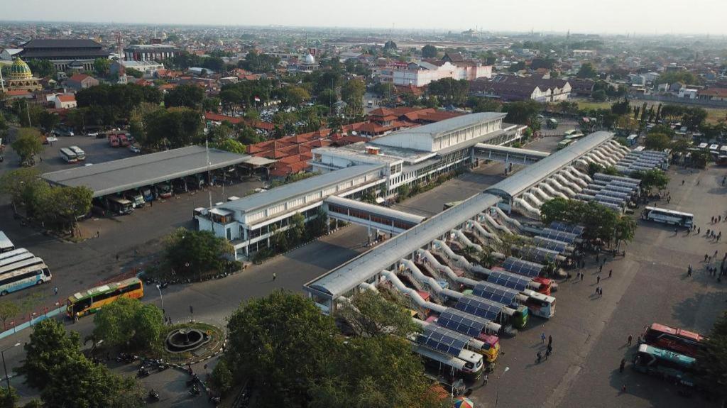 Oyo 1330 Hotel Cahaya 3 Surabaya Eksteriør bilde