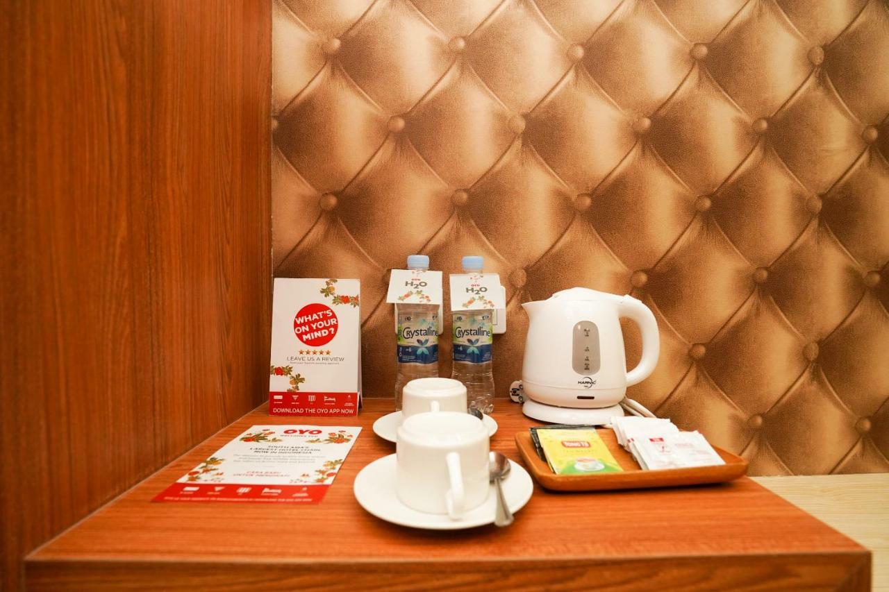 Oyo 1330 Hotel Cahaya 3 Surabaya Eksteriør bilde