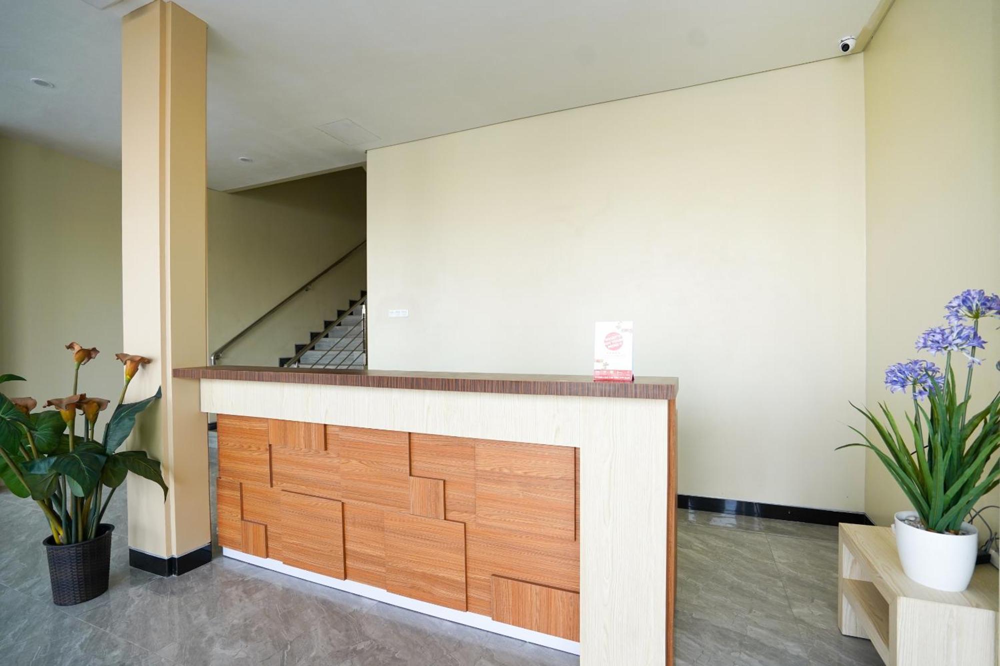 Oyo 1330 Hotel Cahaya 3 Surabaya Eksteriør bilde