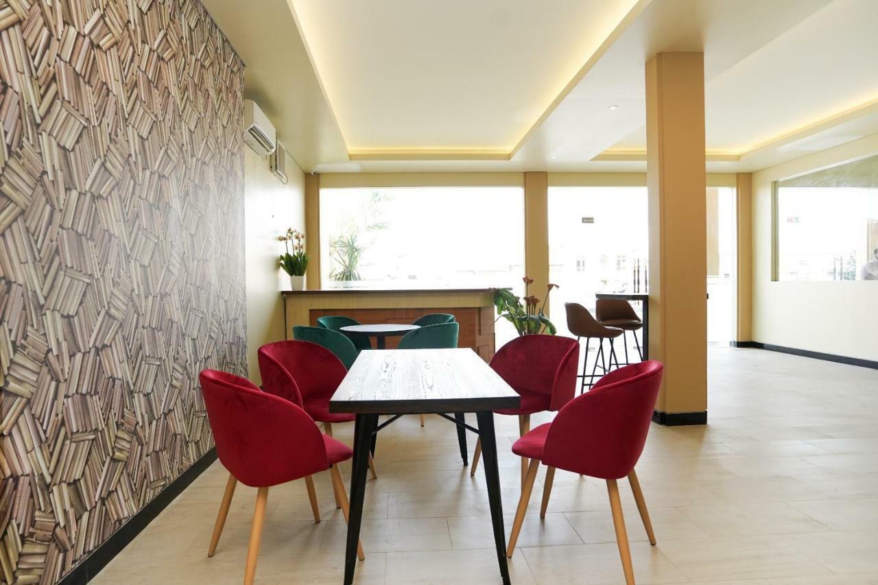 Oyo 1330 Hotel Cahaya 3 Surabaya Eksteriør bilde