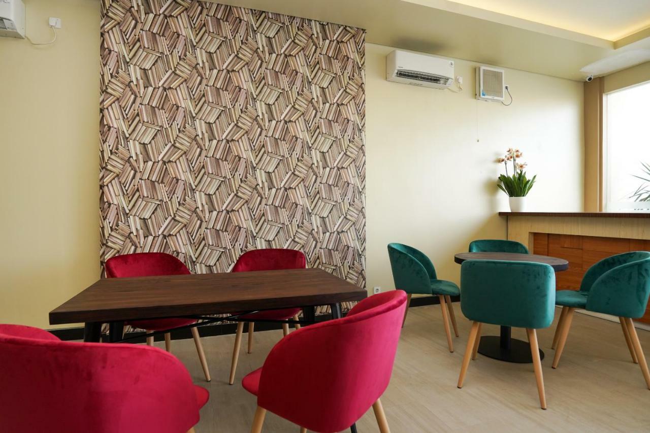 Oyo 1330 Hotel Cahaya 3 Surabaya Eksteriør bilde