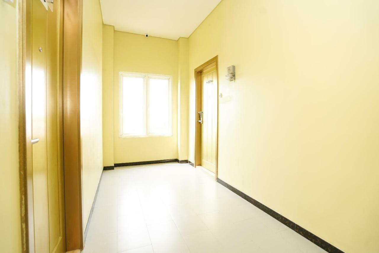 Oyo 1330 Hotel Cahaya 3 Surabaya Eksteriør bilde