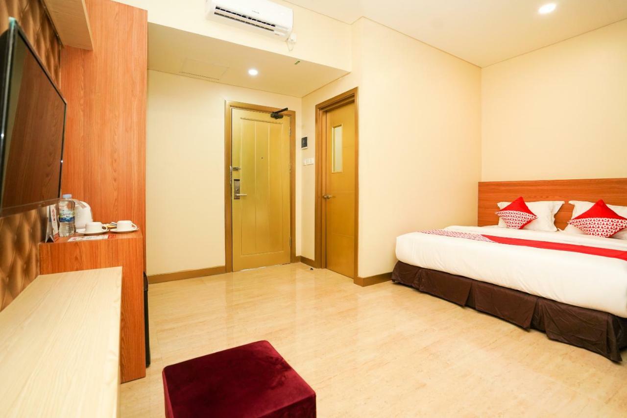 Oyo 1330 Hotel Cahaya 3 Surabaya Eksteriør bilde