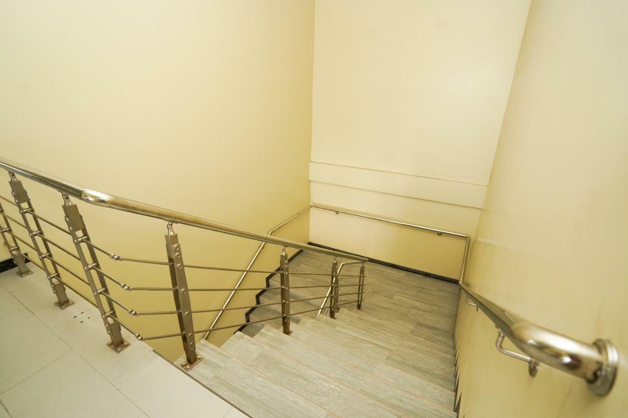 Oyo 1330 Hotel Cahaya 3 Surabaya Eksteriør bilde