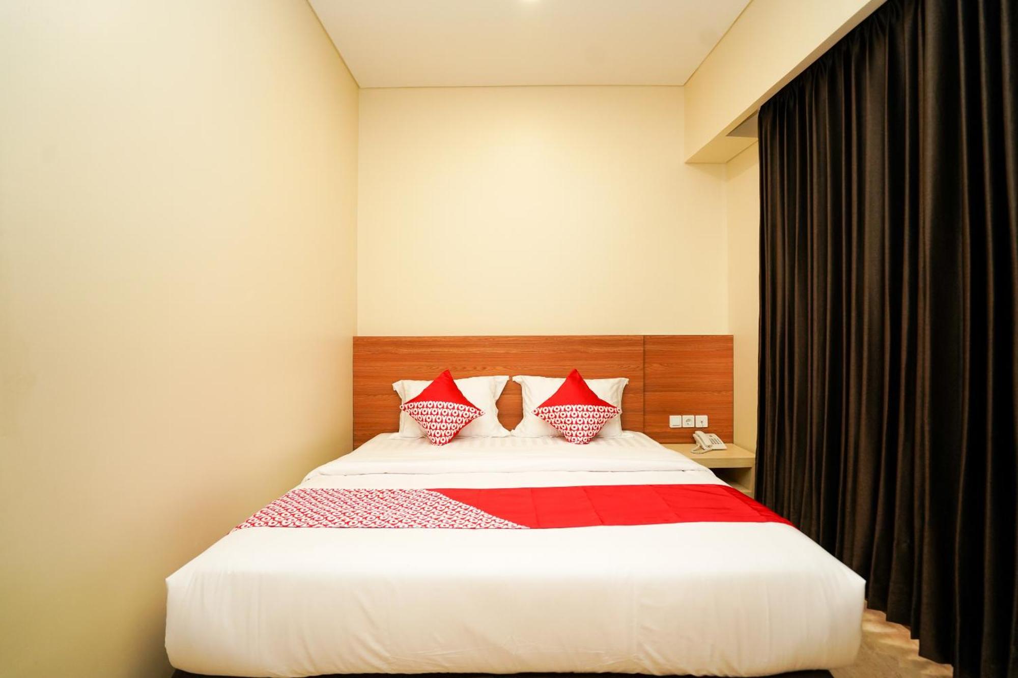 Oyo 1330 Hotel Cahaya 3 Surabaya Eksteriør bilde